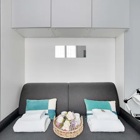 Intimate Studio-2p- Sacre Coeur Abesse