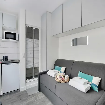 Intimate Studio-2p- Sacre Coeur Abesse *