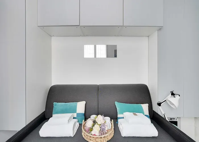 Intimate Studio-2p- Sacre Coeur Abesse
