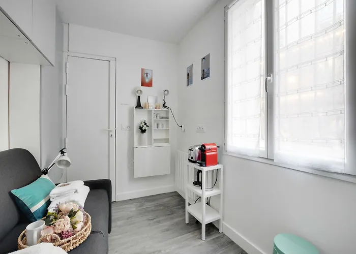 Intimate Studio-2p- Sacre Coeur Abesse Париж